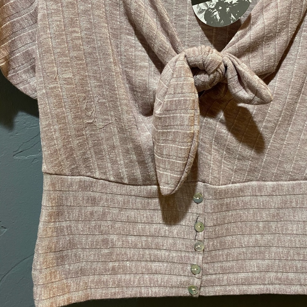 Top - Picture 3 of 4